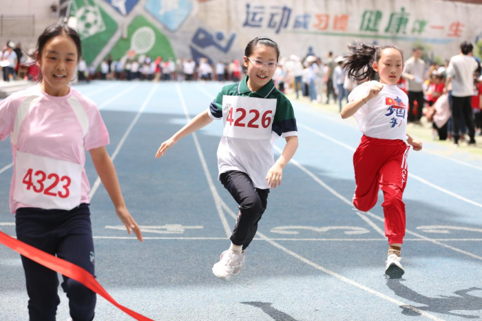东城逸家教育集团奥龙小学2025年春季运动会精彩纪实