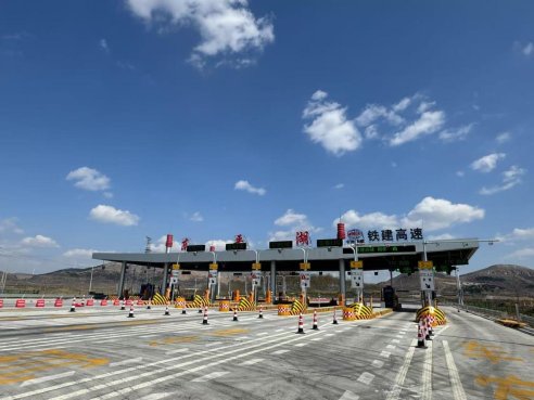 铁建高速赋能东平湖马拉松：路与跑的交响 