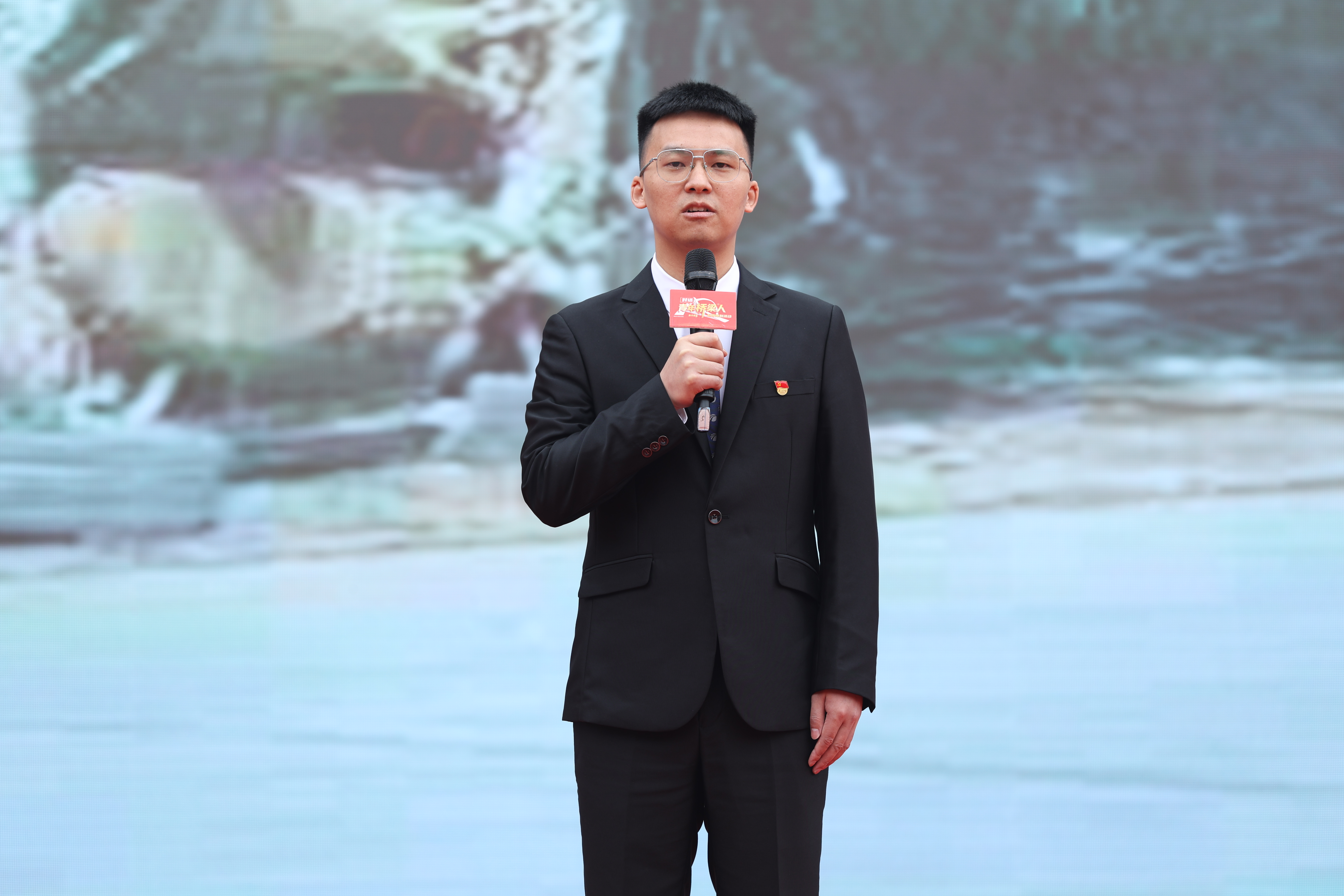 2025年对话青年桥梁人—五四特别活动在洞庭溪沅水特大桥举办