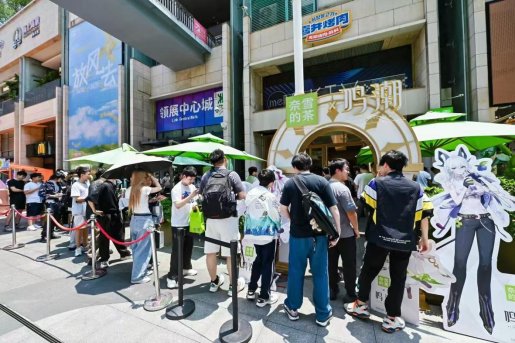 奈雪五一假期全国门店订单暴涨，Green系列成出行标配