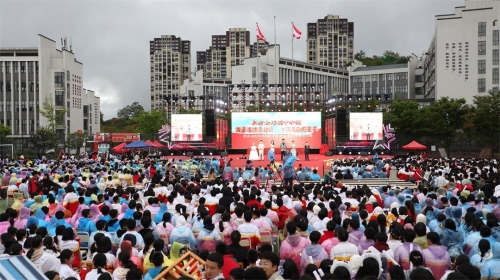 大方金塔英才学校举行第五届艺术节闭幕式暨欢送毕业班文艺汇演