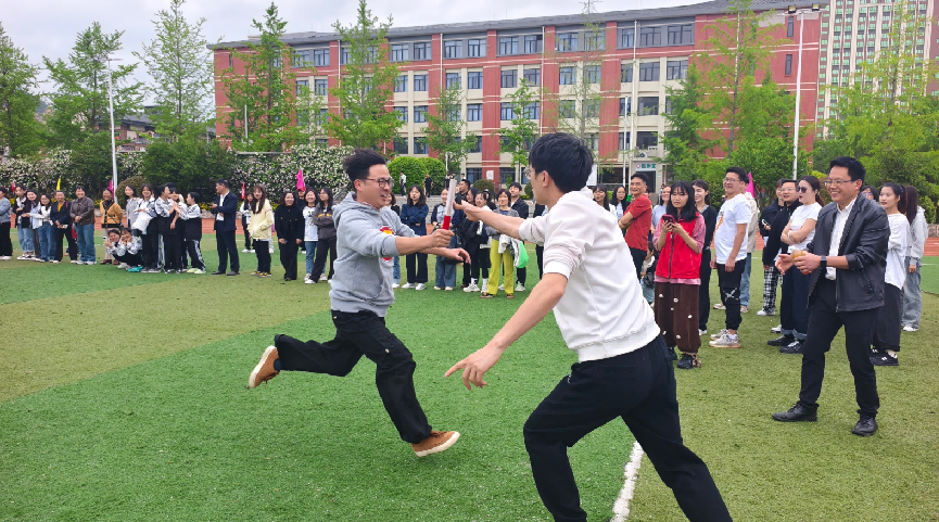 青春跃动燃赛场 匠心筑梦启新程——贵州应用技术职业学院第六届春季运动会圆满收官