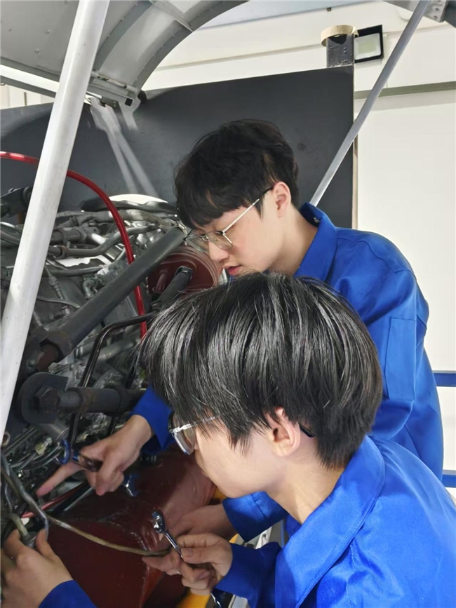 重庆航天职业技术学院：无缆化传输技术助力低空经济科技发展