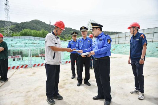 “城”心守护城市颜值与温度 “五一”假期济南城管凤凰联盟平台处置生活垃圾35760吨(图3)