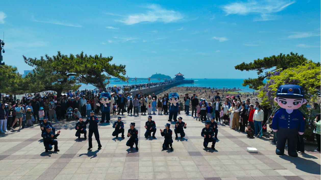 海天共蔚蓝 法治扬风帆——中国海警局北海分局“法治四季行·扬夏帆”掀起伏季休渔普法热潮