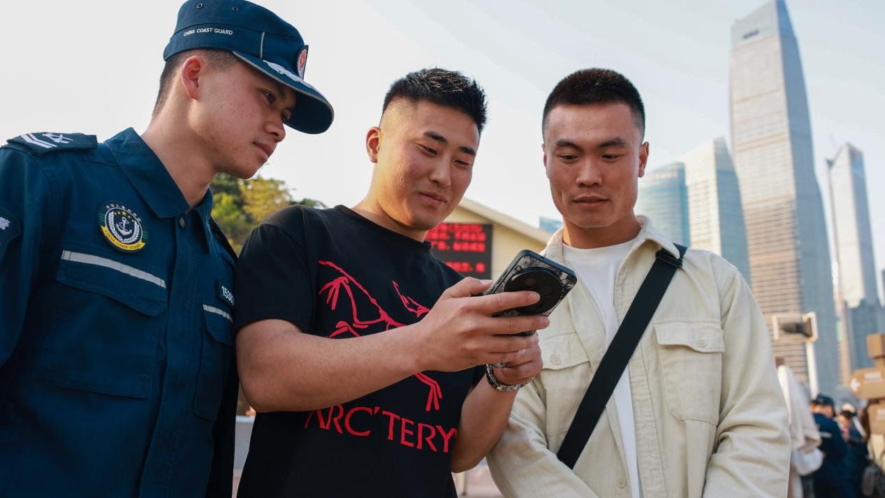 海天共蔚蓝 法治扬风帆——中国海警局北海分局“法治四季行·扬夏帆”掀起伏季休渔普法热潮