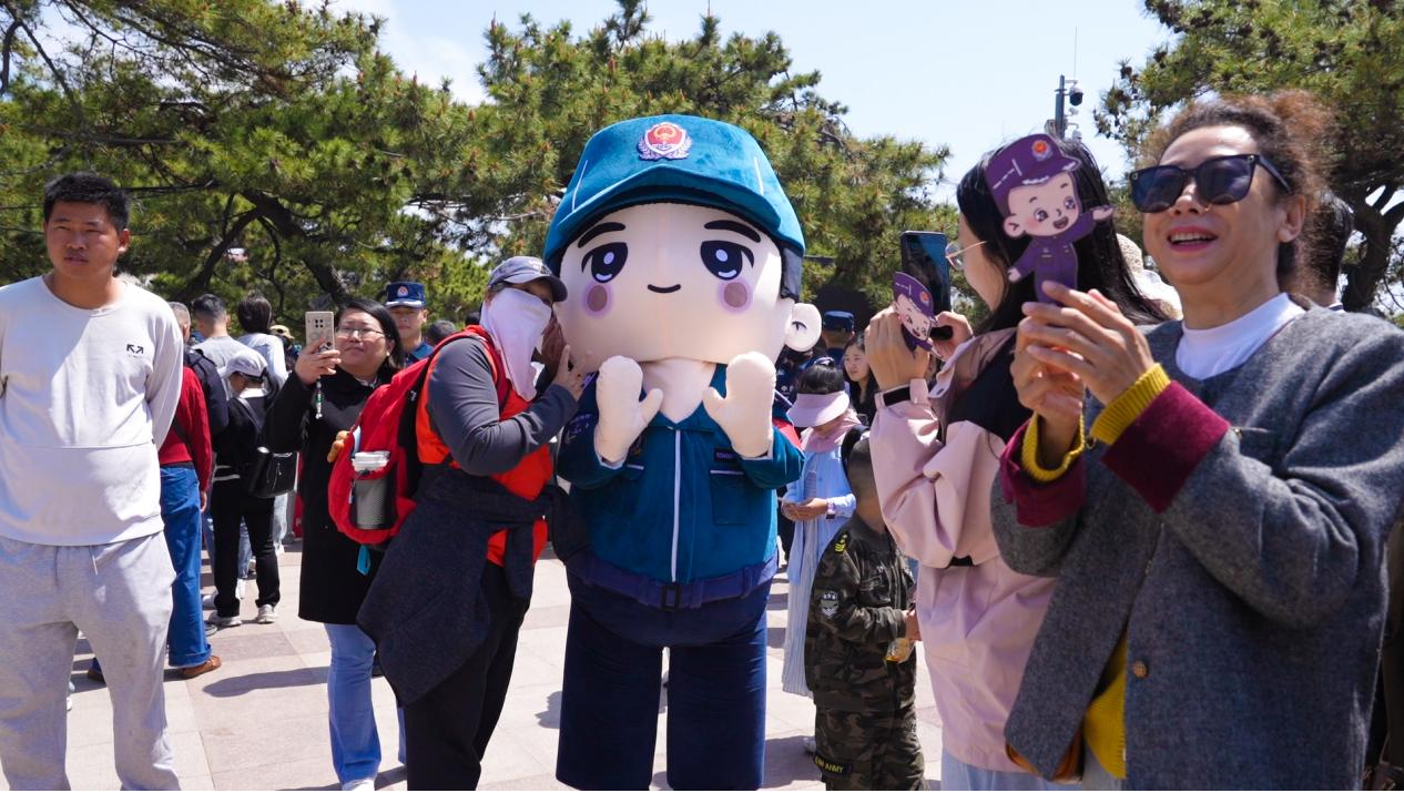 海天共蔚蓝 法治扬风帆——中国海警局北海分局“法治四季行·扬夏帆”掀起伏季休渔普法热潮