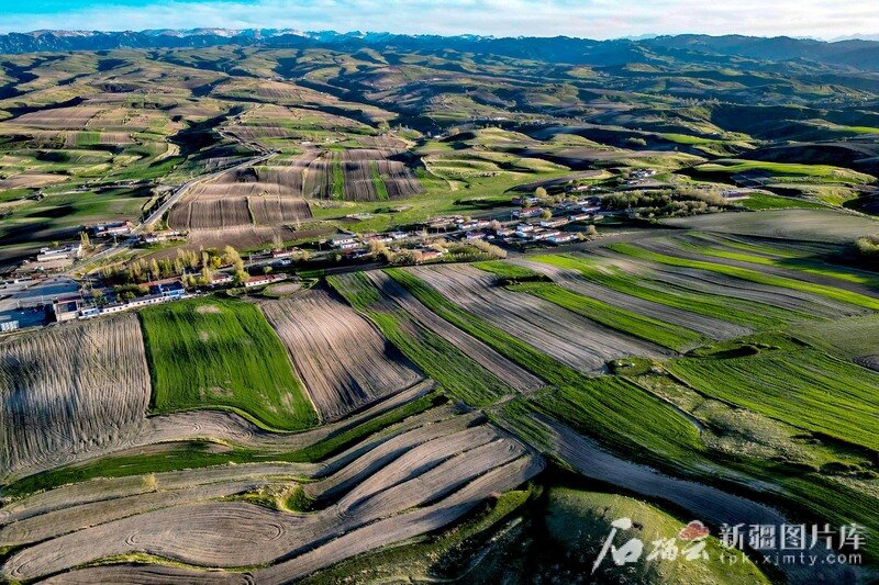 航拍新疆丨从平顶山到十三户瞰美丽乡村