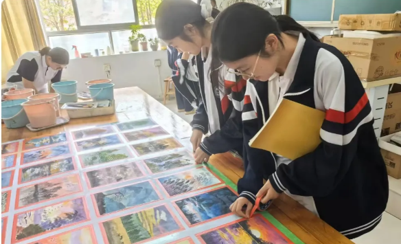 菏泽一中南京路校区举办2025年体育文化艺术节暨艺术教学成果展