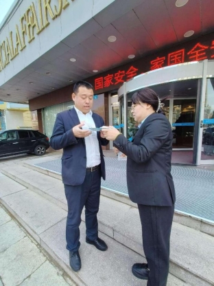 共筑国安基石  瑞众保险威海中支开展国家安全教育户外宣传活动