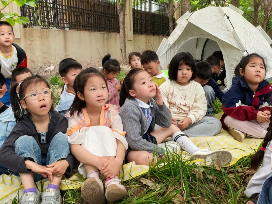 菏泽鲁西新区岳程街道:草坪故事会点亮阅读新风尚