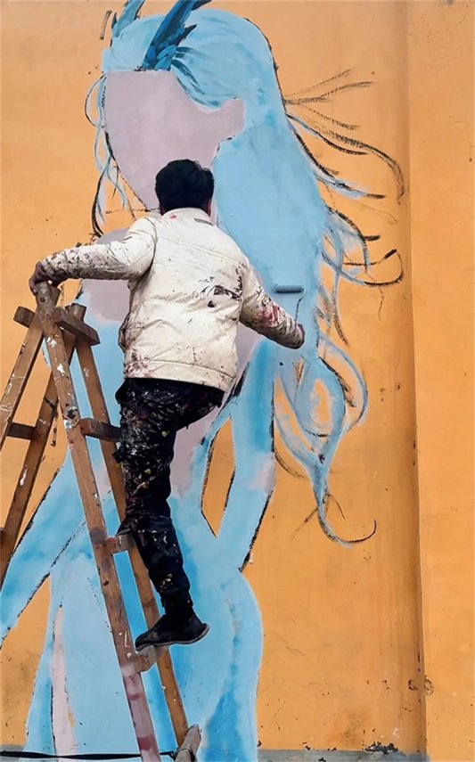 沈靖宇正在作画