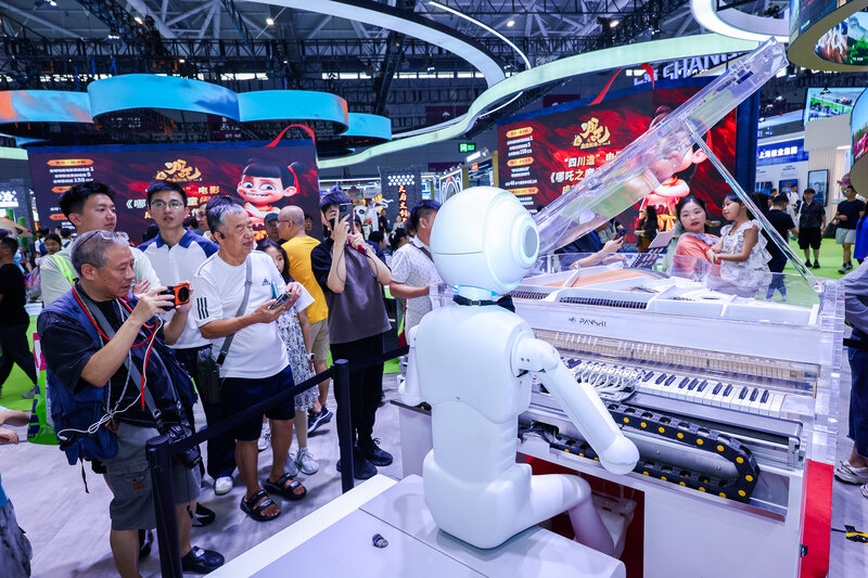机器人弹钢琴。主办方供图
