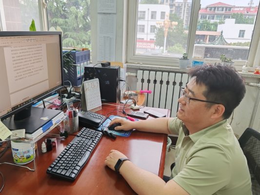 2025好网民·在山东|吕浩:以“网”为桥架起基层治理“连心线”