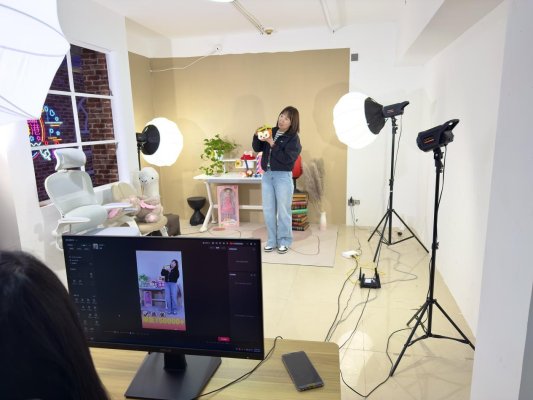 社区直播间直播中