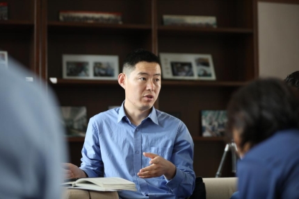 孙善旭与职工面对面沟通，了解职工需求