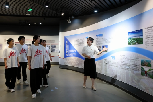 5.在鲁西四史主题教育馆宣讲并录制辅导员讲党史视频