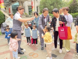 广发济南城西支行开展“十载存保安民心，金融基石助梦行”社区宣传活动