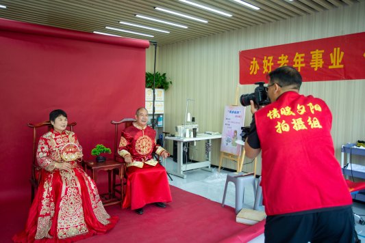 参加情暖夕阳志愿服务摄影