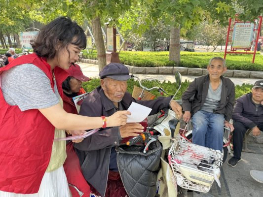 张淑萌积极参加志愿活动