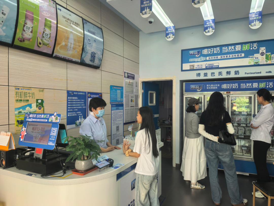 清晨的“鲜奶守护者”：藏在社区奶站里的鲜活密码