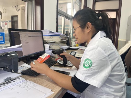 2025好网民·在山东|刘莹莹:网络架桥传医心,乡村筑梦护安康