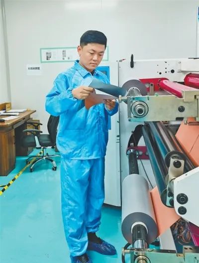 人民日报点赞菏泽青年曾庆熙:返乡创办新材料企业,拉动超500人就业