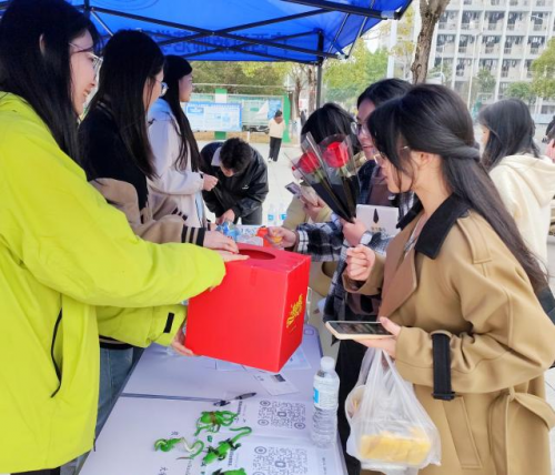 “雷锋精神照前路，温暖校园伴童行”——山区留守儿童公益活动圆满举行