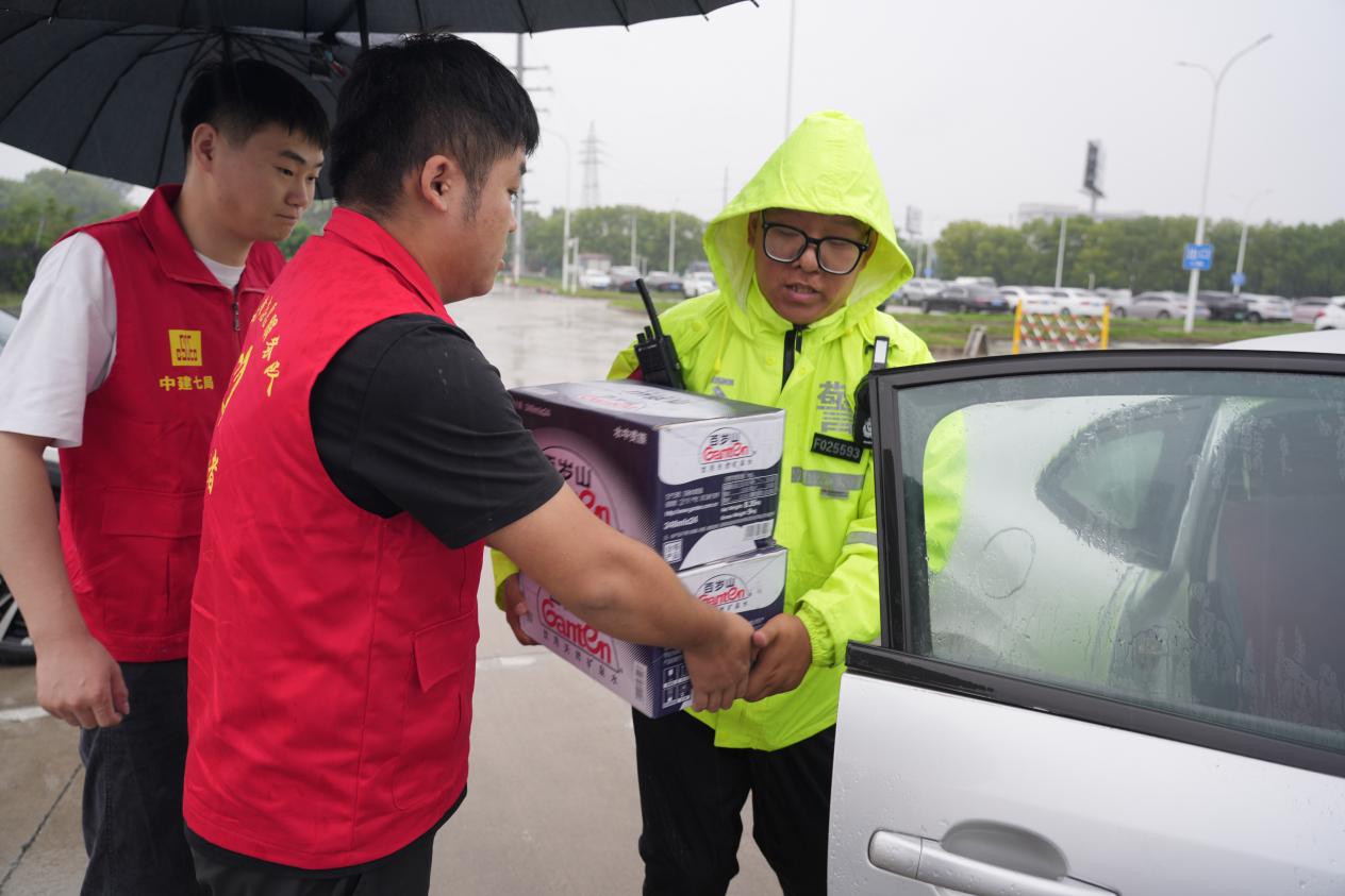 同心筑梦，为梦护航中建七局二公司基础设施分公司爱心助考在行动
