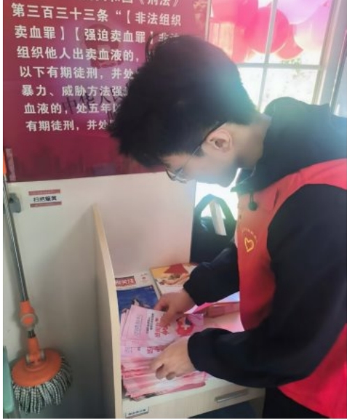小屋承载大爱 志愿点亮生命之光