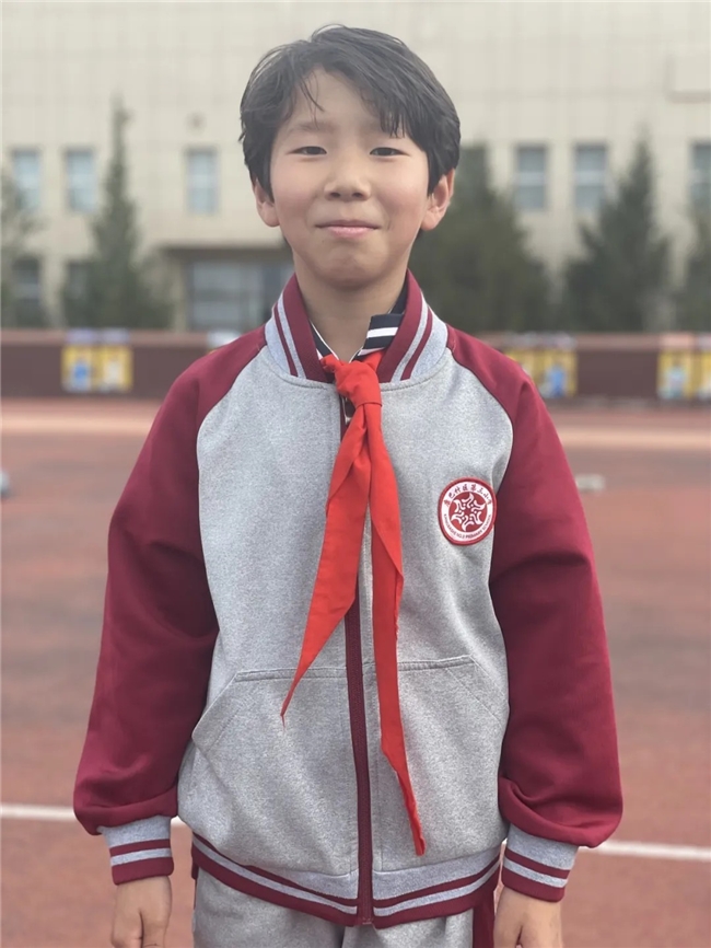 康巴什区第三小学【美好生长地】“AI”上体育·我的校园成长vlog