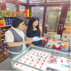 广发银行济南市中支行开展“强化风险意识，保护财产安全”宣传活动