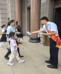 靠浦一夏剧说成长，消保护航乐享生活——浦发银行济南分行走进亲子剧场开展金融知识万里行活动