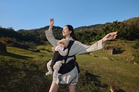两只兔子入驻 英氏YeeHoO 全国超百家门店 以科技之力重塑育儿出行体验