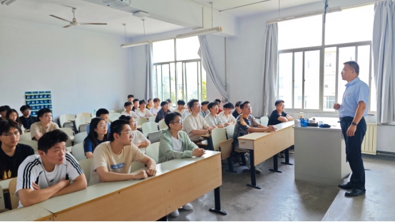 扁担压肩悟“廉”重  青岛理工大学临沂校区为毕业生党员定制“廉洁启航课”