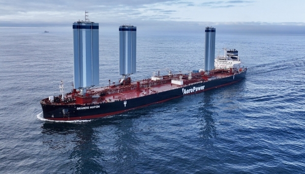 阿克苏诺贝尔助阵全球首艘风帆助推阿芙拉型油轮成功交付