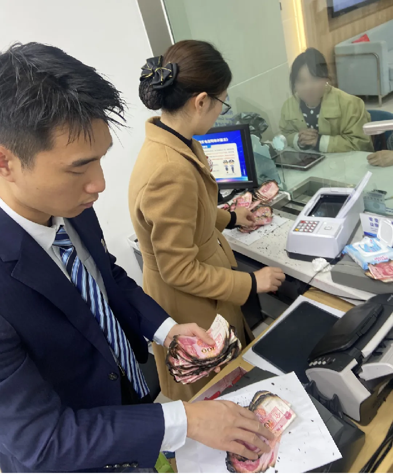 兴业银行成都分行：以暖心现金服务架起金融“连心桥”