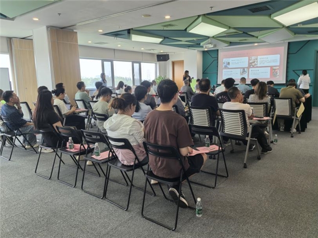 清风铸魂强根基 榜样聚力促发展——58集团党委开展迎“七一”主题党日活动