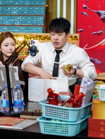 C6272.00_05_09_17.Still003(1)