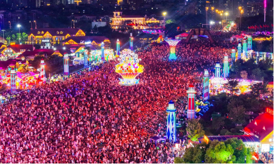 第35届青岛国际啤酒节:科技添彩夏夜狂欢新体验