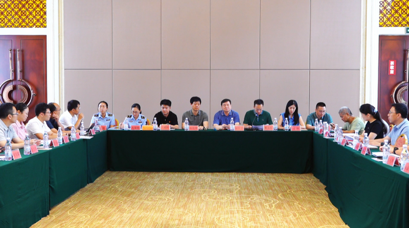 荣成市召开全国汽车标准化技术委标准审查会及荣成市房车产业招商推介会