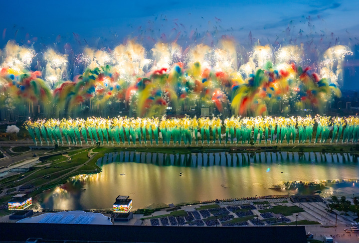 这个舞台之上,有我们希望朋友理解和热爱的一切——专访成都世运会开幕式总撰稿人乔卫