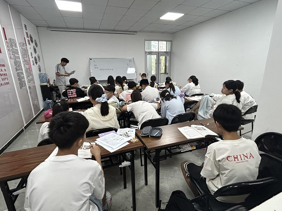 费县费城街道杏园社区:青春力量护航,特色赋能成长