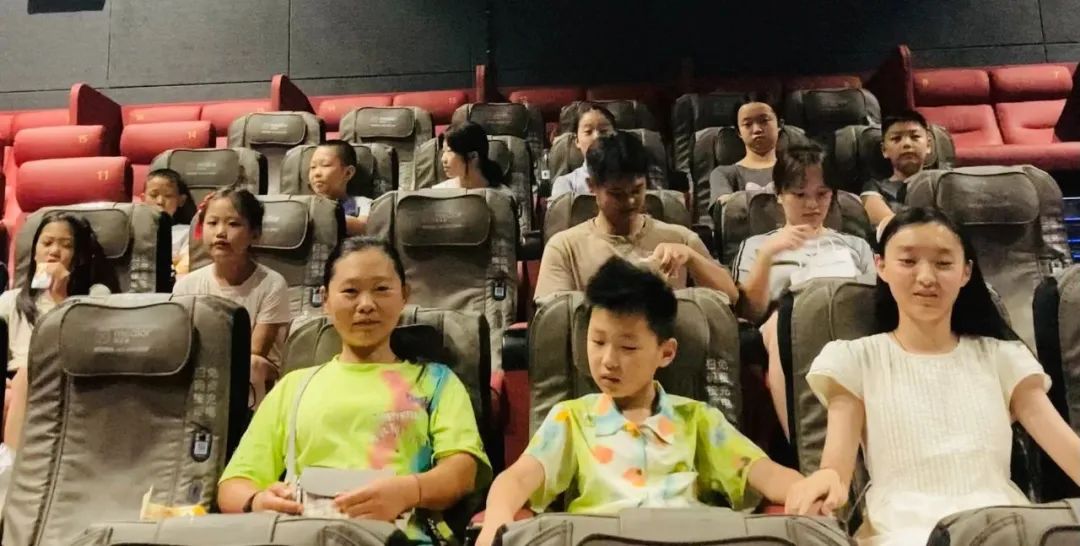 活力灵珠山|青少年成长加油站:历史光影课堂点亮少年家国情怀