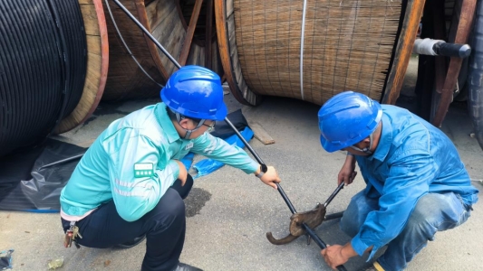 b2bbe0f9a5a7c897f595a95d2783a00f