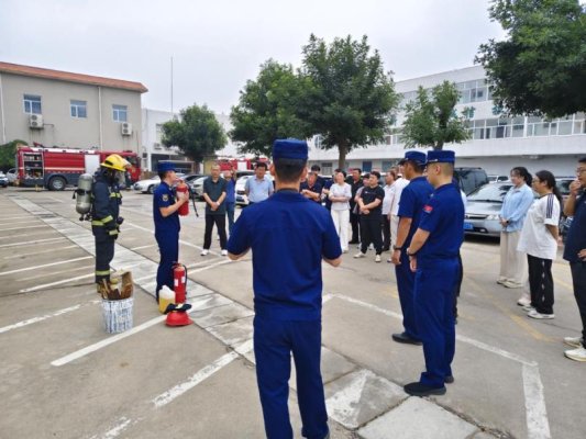 商河县分公司组织青年安全岗开展消防演练现场照片