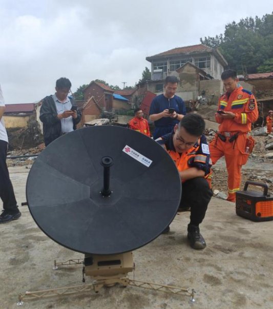 青年突击队：在灾区调通KA卫星通信背包站