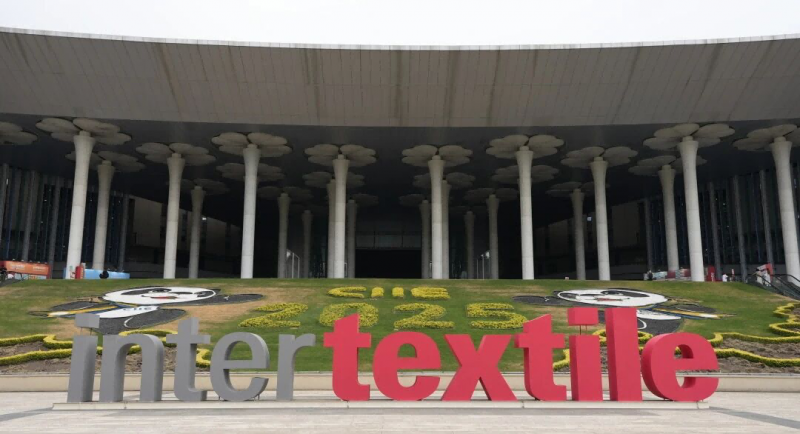 锦纶新材料首秀!南山智尚亮相2025中国国际纺织面料及辅料(秋冬)博览会