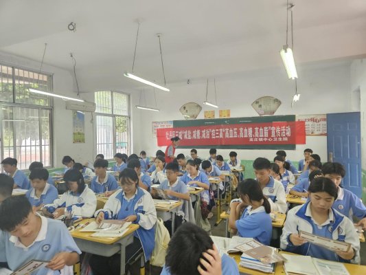 菏泽市牡丹区高庄镇卫生院走进学校开展全民健康生活方式宣传活动