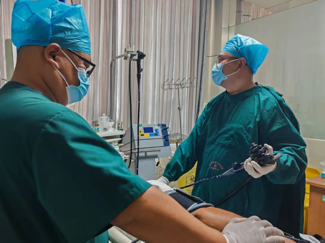 46岁男子命悬一线,菏泽市牡丹人民医院5分钟内镜止血创造奇迹